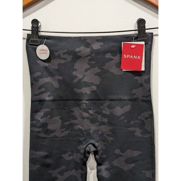 New! SPANX Camo Look At Me Now Seamless Leggings, XS - Picture 5 of 8